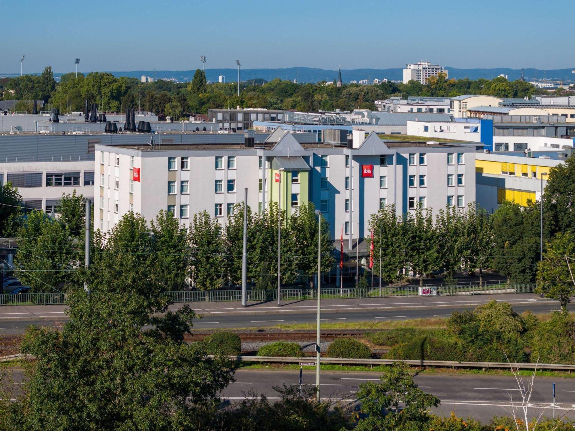 14 Airport-Hotels nahe dem Städel Museum Frankfurt im Vergleich