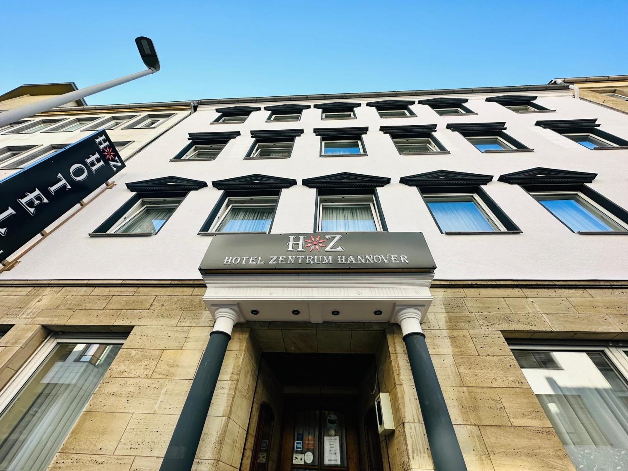 Nahe der Kreuzkirche übernachten: 10 zentrale Hotels verglichen